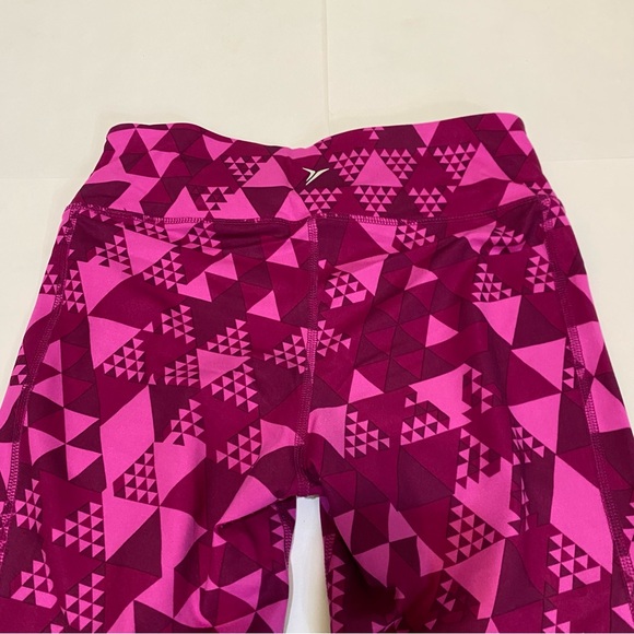 61. ⭐️Old Navy Active Pink Geometric Leggings - Picture 7 of 9